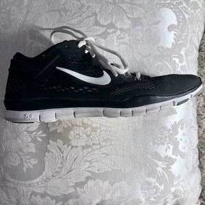 Nike Free Ladies 7.5 Black and White Sneakers Gently Used